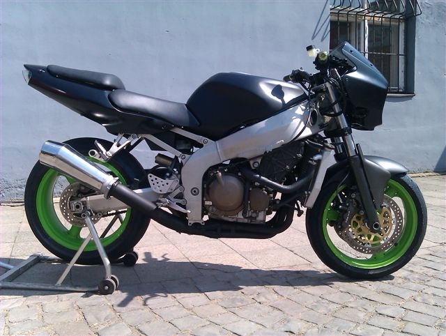 ZRX6ninja 2 mala.JPG